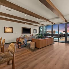 Luxury Retreat - Pool, Sauna, Parking