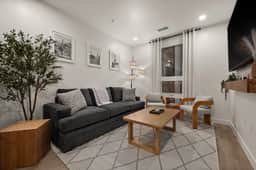 Luxury Retreat - Pool, Sauna, Parking - Image 4