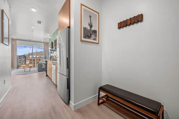 Luxe Downtown Stay - Pool, Sauna, Parking & Views - Image 3