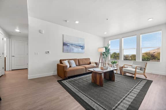Modern Downtown 2BR 2BA with City Views, Fire Pit, Walk to Delta Center - Image 5